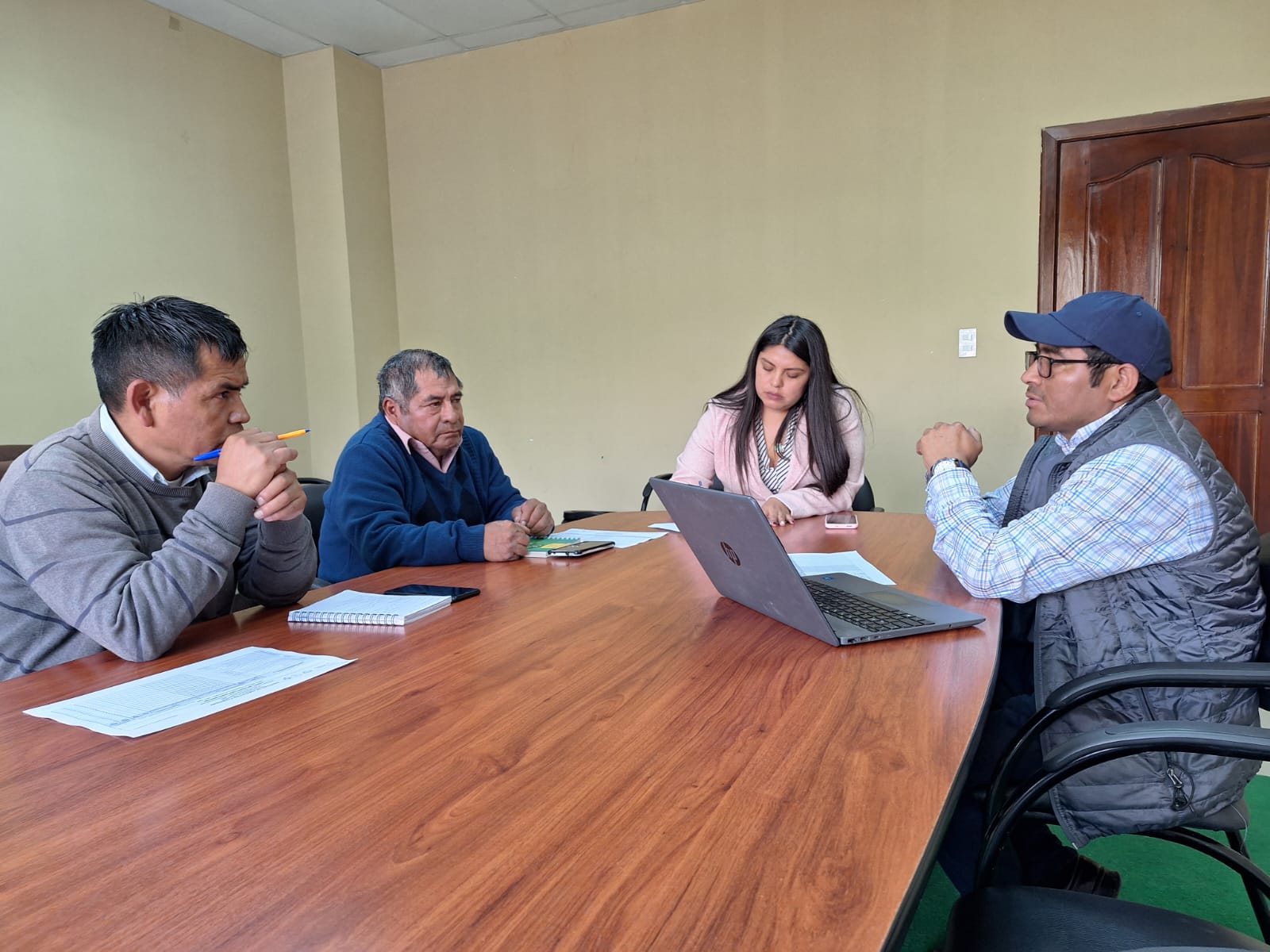 MESA DE TRABAJO CON LOS TÉCNICOS DEL MINISTERIO DE AGRICULTURA Y GANADERÍA